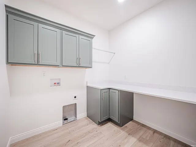 $479,900 | 3581 Sand Drive, Newburgh, IN 47630