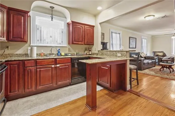 $1,975 | 508 North Labarre Road, Unit B, Metairie, LA 70001