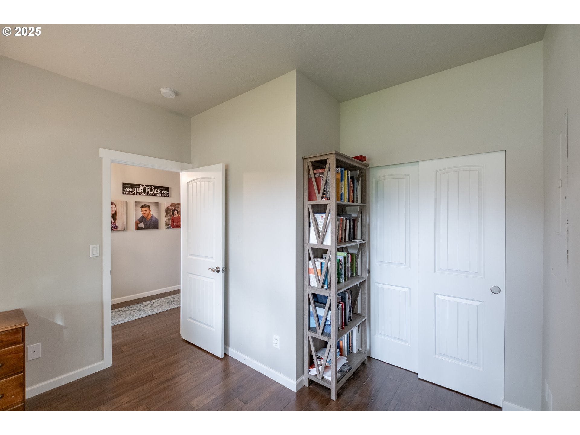 405 Northwest Juniper Lane Albany, OR 97321 - Photo 20 of 48 a view of a livingroom with wooden floor and closet