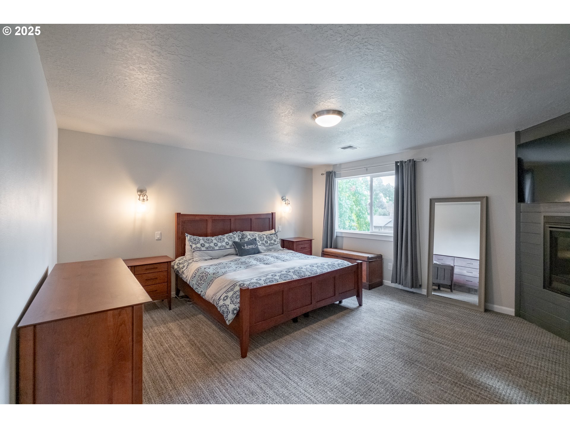 405 Northwest Juniper Lane Albany, OR 97321 - Photo 23 of 48 a bedroom with a bed and window