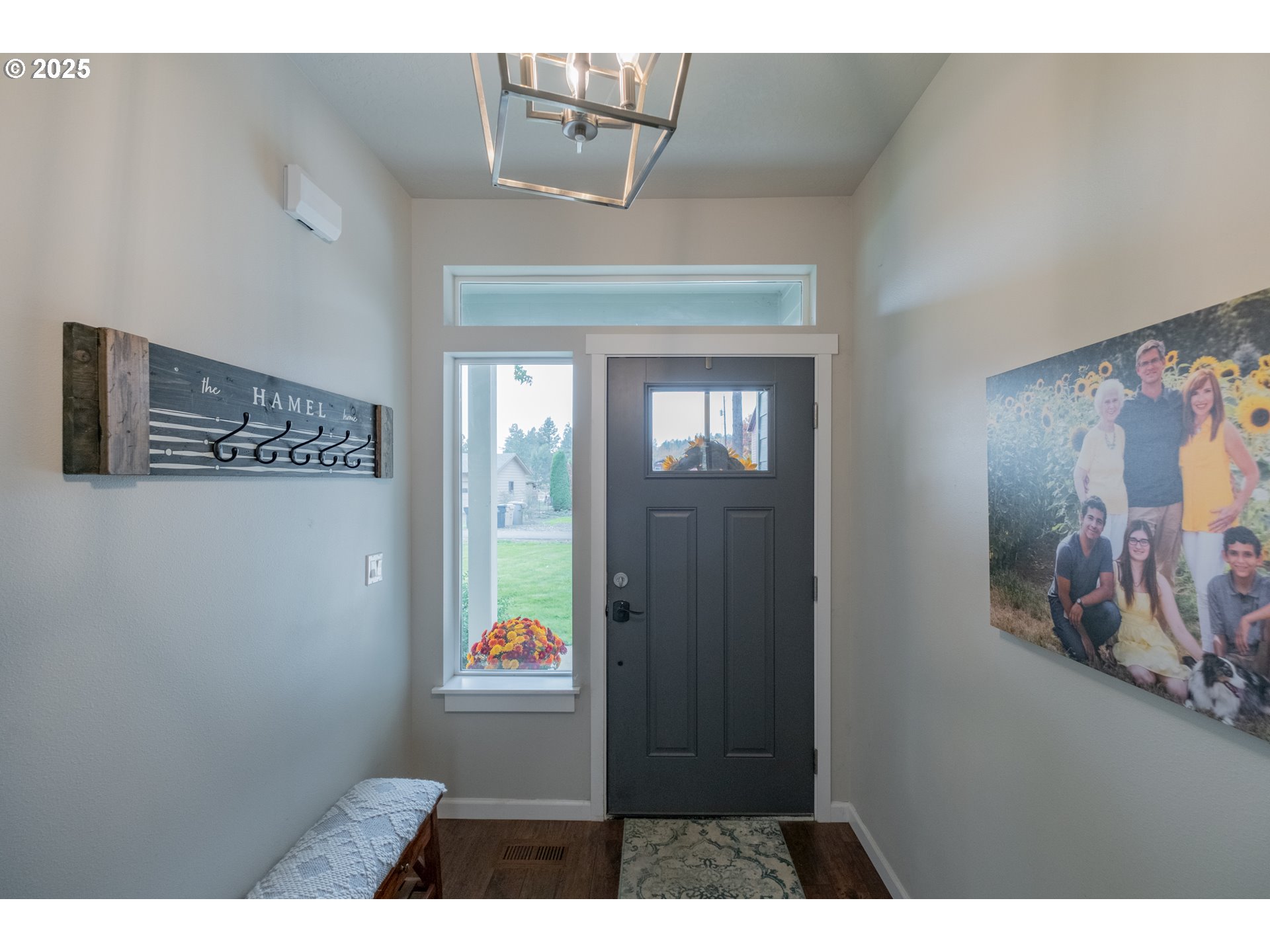 405 Northwest Juniper Lane Albany, OR 97321 - Photo 4 of 48 a view of an entryway with wooden floor