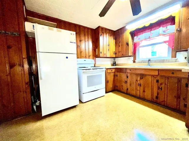 $2,350 | 131 Greenwood Street, Watertown, CT 06795