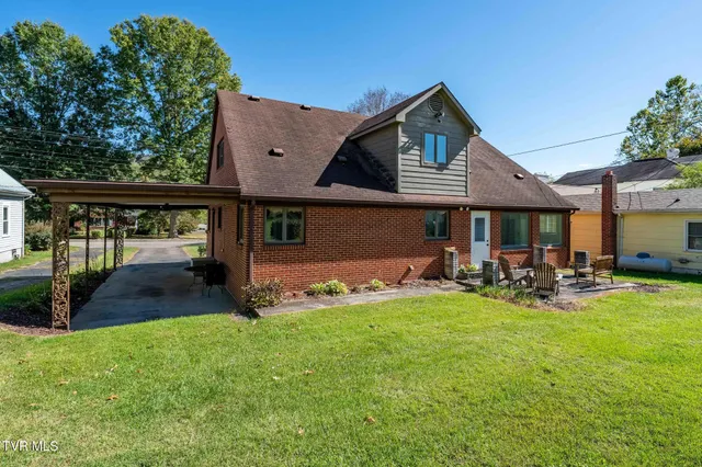 $294,500 | 401 North Church Street, Mountain City, TN 37683