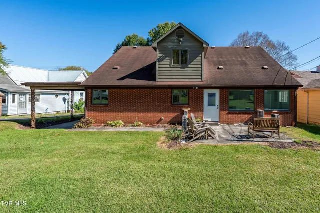 $294,500 | 401 North Church Street, Mountain City, TN 37683