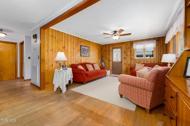 $294,500 | 401 North Church Street, Mountain City, TN 37683