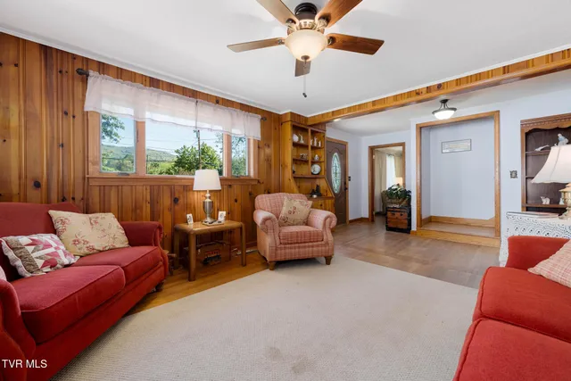 $294,500 | 401 North Church Street, Mountain City, TN 37683