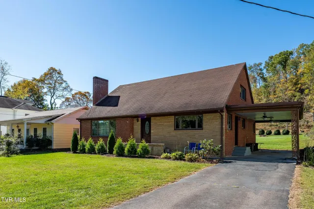 $294,500 | 401 North Church Street, Mountain City, TN 37683