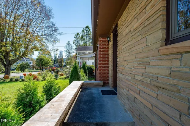 $294,500 | 401 North Church Street, Mountain City, TN 37683