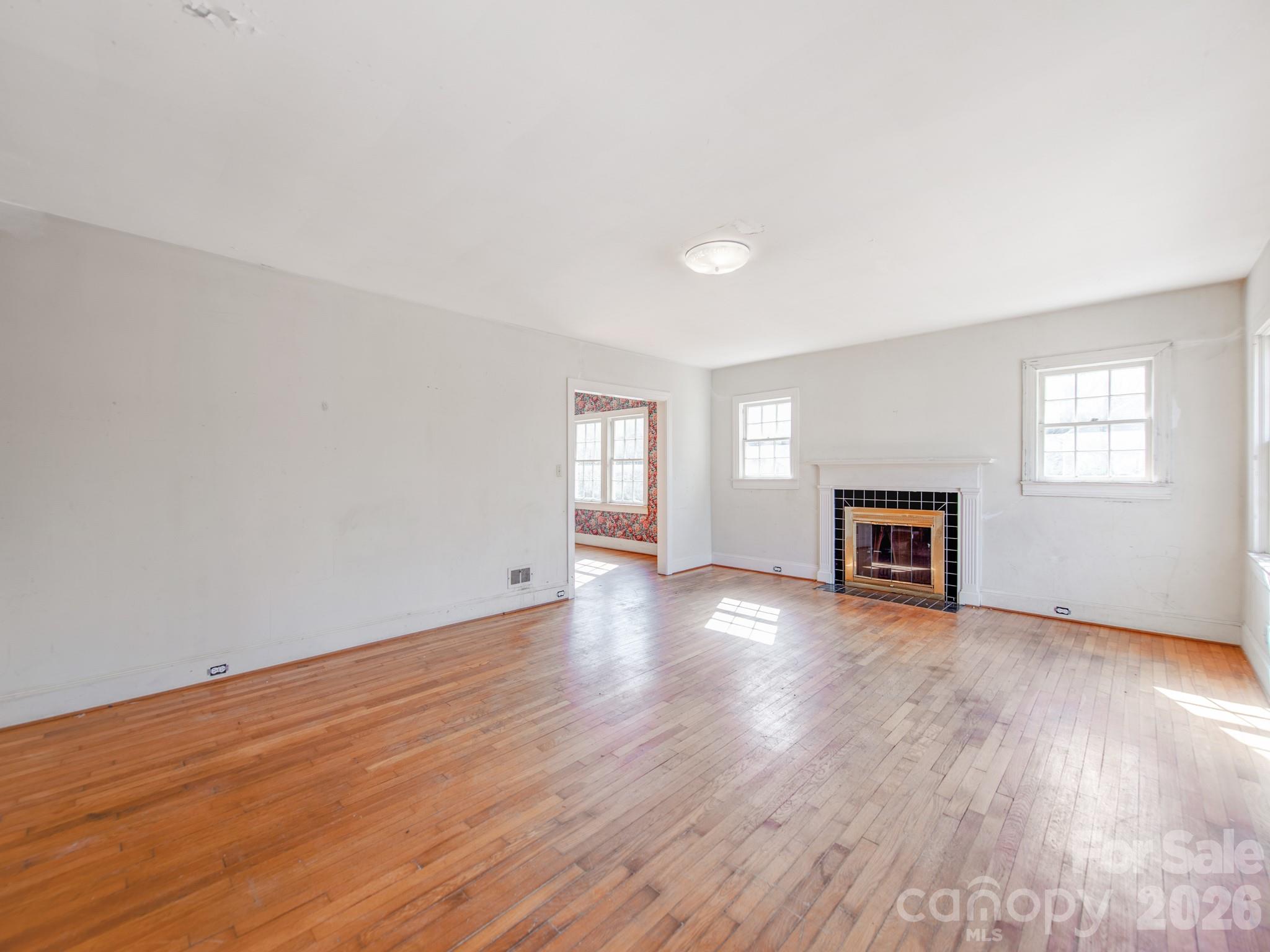 113 Falls Street Morganton, NC 28655 - Photo 4 of 32