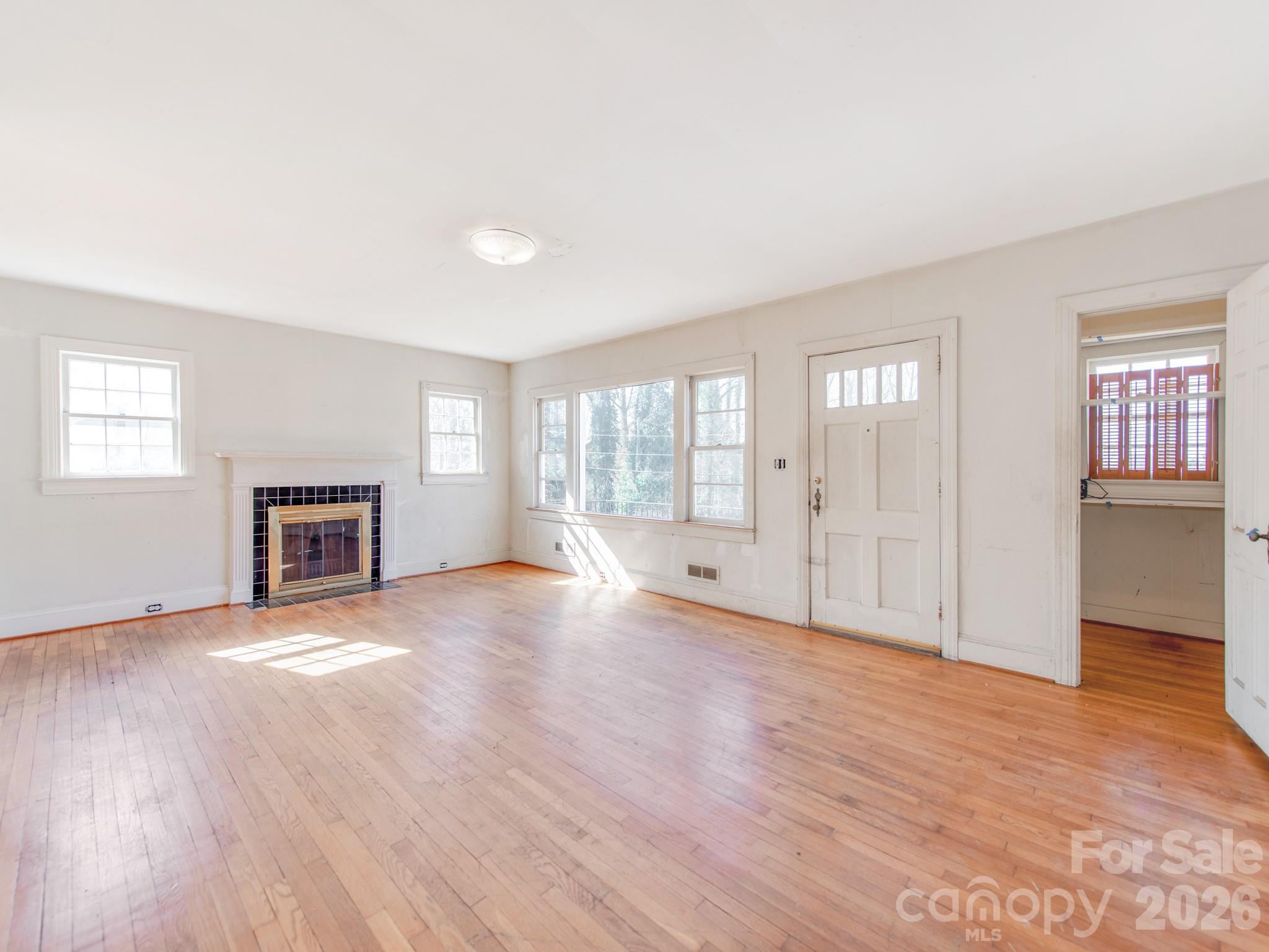 113 Falls Street Morganton, NC 28655 - Photo 5 of 32