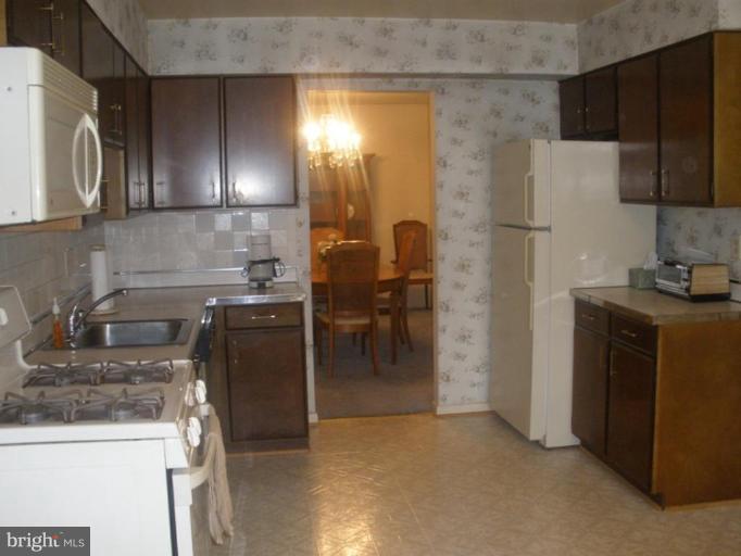 520 Randolph Road Silver Spring, MD 20904 - Photo 14 of 22 Kitchen/Dining Room