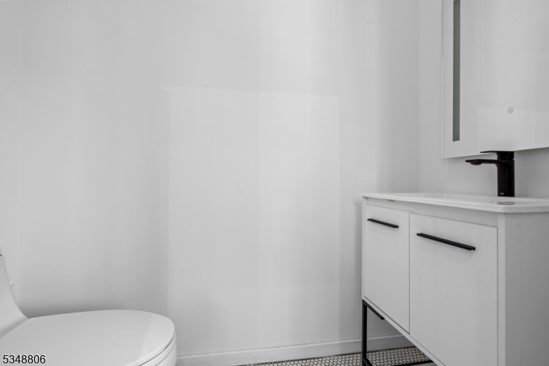 11 Washington Street, Unit B Montclair, NJ 07042 - Photo 14 of 29