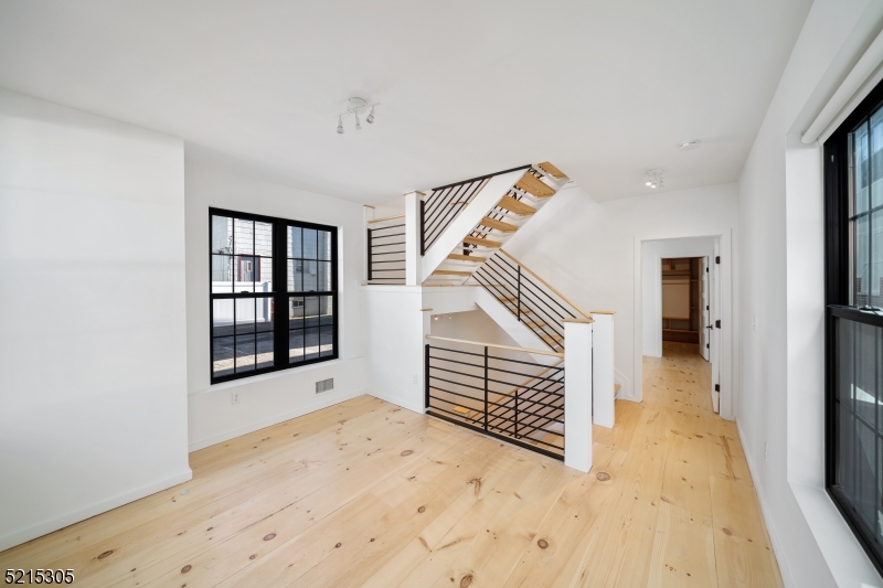 11 Washington Street, Unit B Montclair, NJ 07042 - Photo 3 of 29