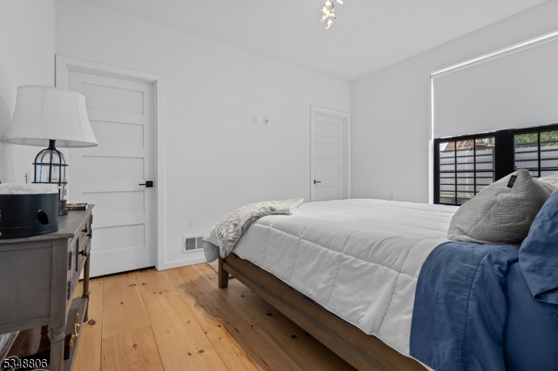 11 Washington Street, Unit B Montclair, NJ 07042 - Photo 4 of 29