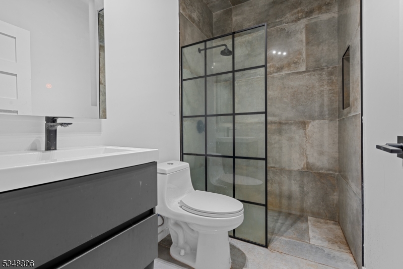 11 Washington Street, Unit B Montclair, NJ 07042 - Photo 9 of 29