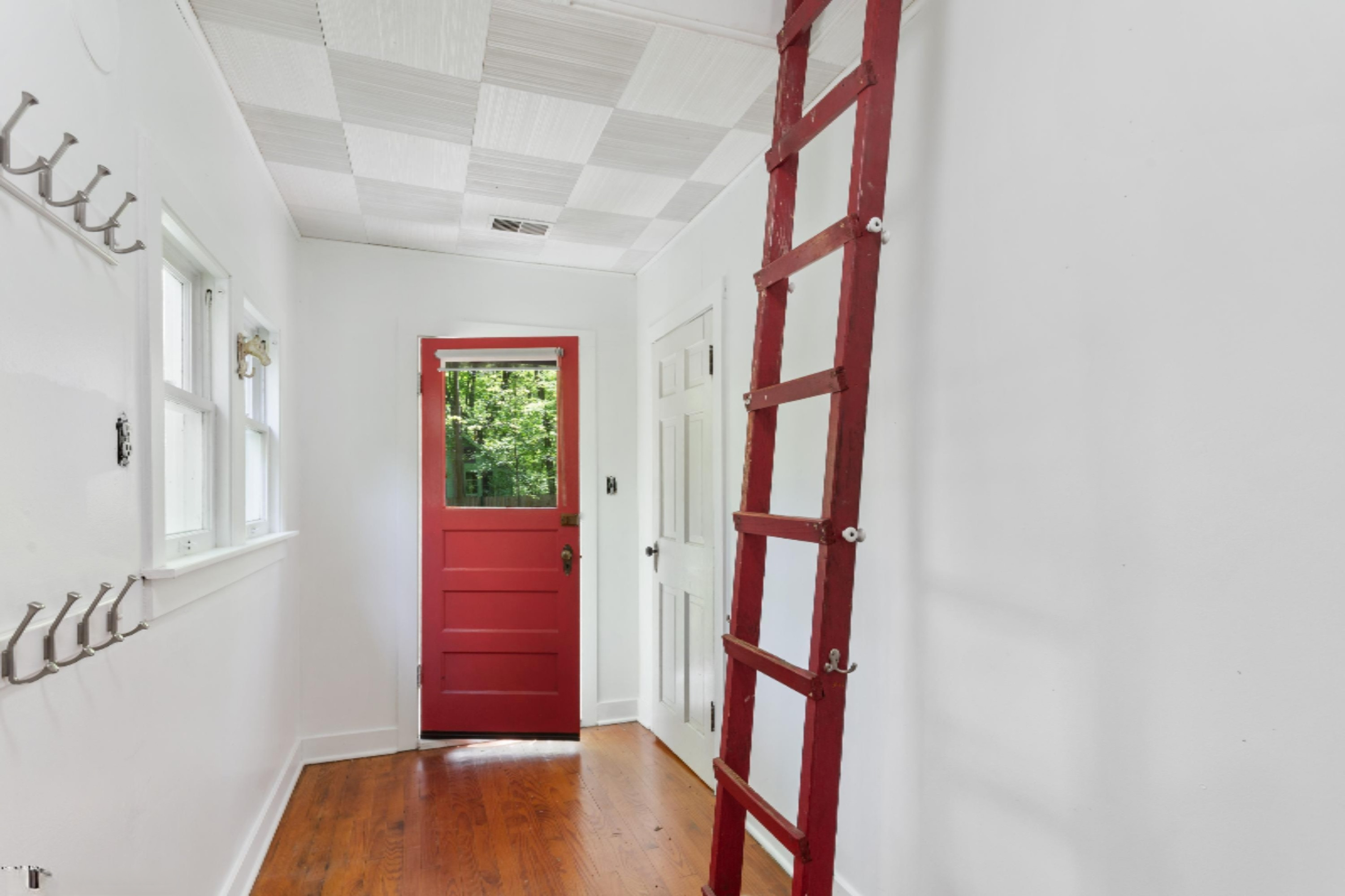 16417 Raz Road Union Pier, MI 49129 - Photo 4 of 29 ENTRY HALL