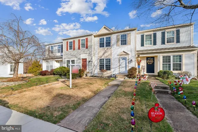 $2,750 | 13085 Carolyn Forest Drive, Woodbridge, VA 22192