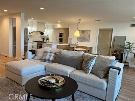 723 Palisades Beach Road, Unit 101 Santa Monica, CA 90402 - Photo 3 of 28