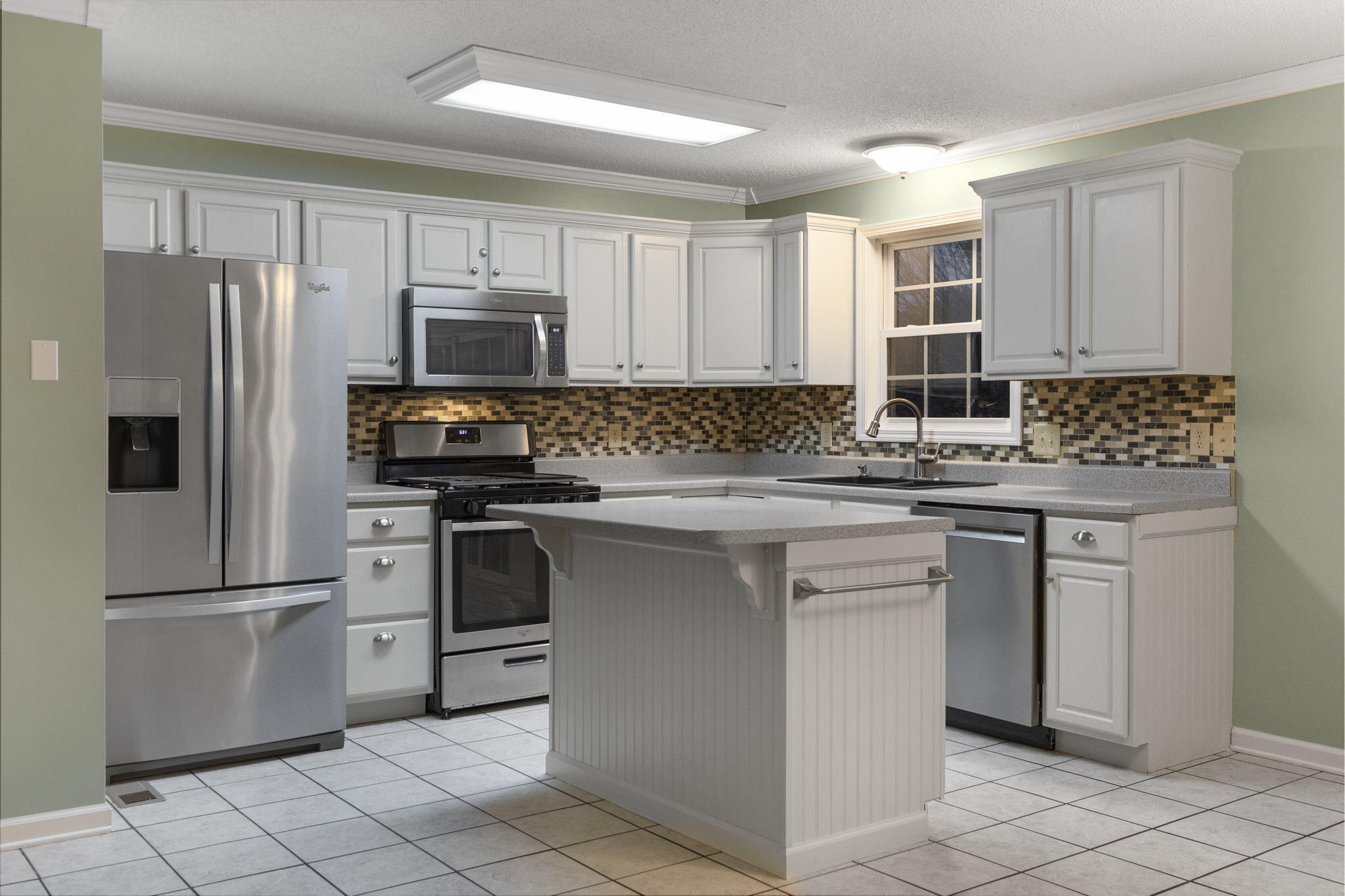 24091 Highpoint Road Bristol, VA 24202 - Photo 8 of 30 21-web-or-mls-217A3776