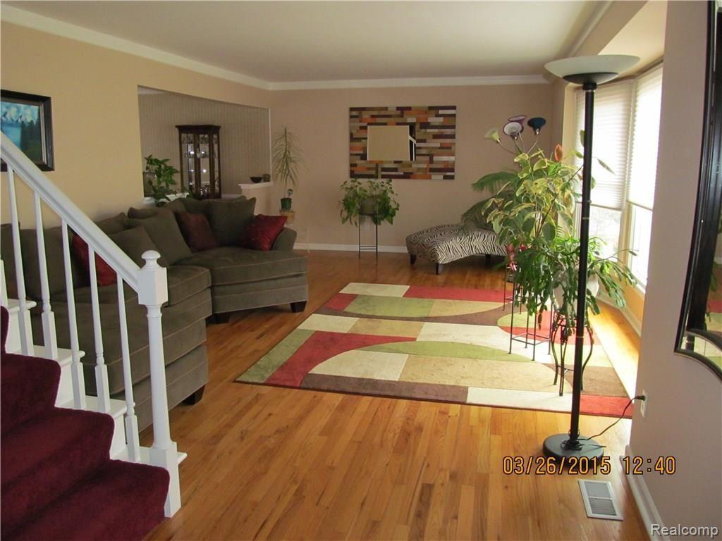 25601 Branchaster Road Farmington Hills, MI 48336 - Photo 3 of 23