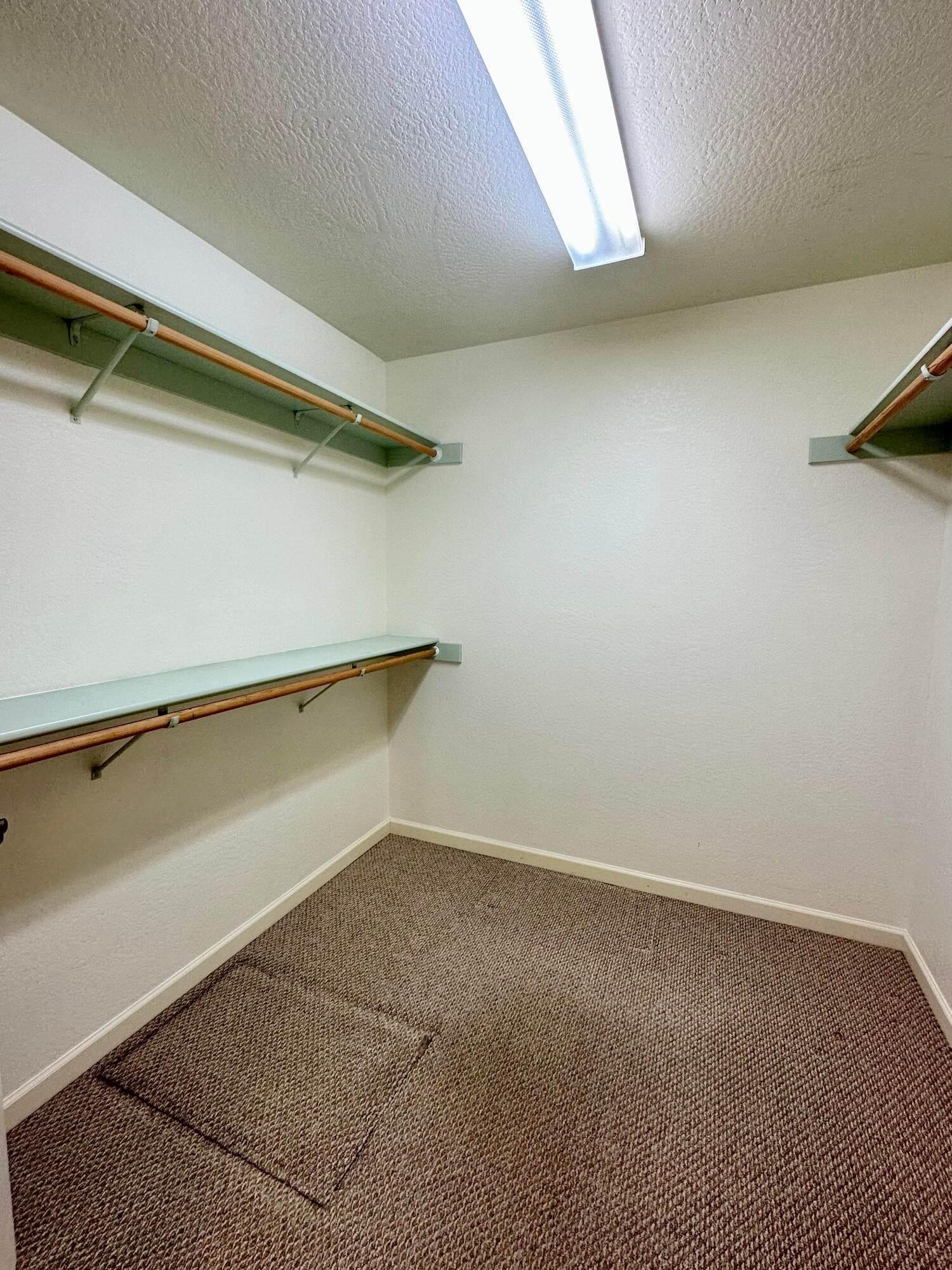 112 Walnut Place Phoenix, OR 97535 - Photo 35 of 78 Primary closet #1