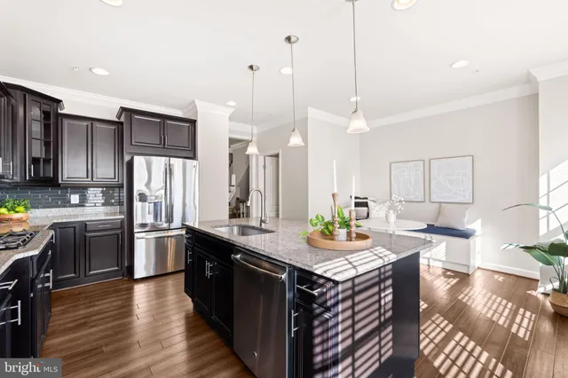 $750,000 | 808 Admirals Way, Unit 303, Oxon Hill, MD 20745