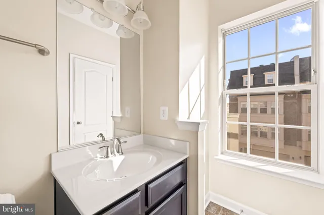 $750,000 | 808 Admirals Way, Unit 303, Oxon Hill, MD 20745