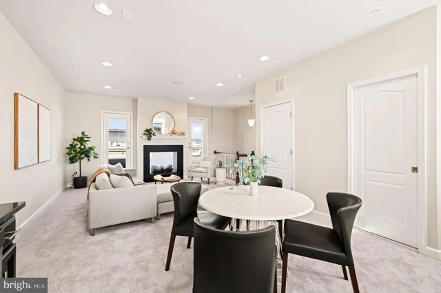 $750,000 | 808 Admirals Way, Unit 303, Oxon Hill, MD 20745