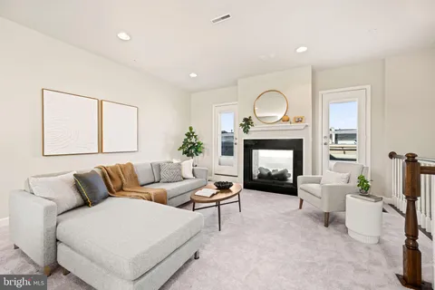 $750,000 | 808 Admirals Way, Unit 303, Oxon Hill, MD 20745