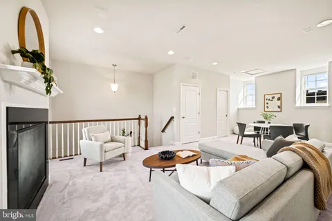 $750,000 | 808 Admirals Way, Unit 303, Oxon Hill, MD 20745