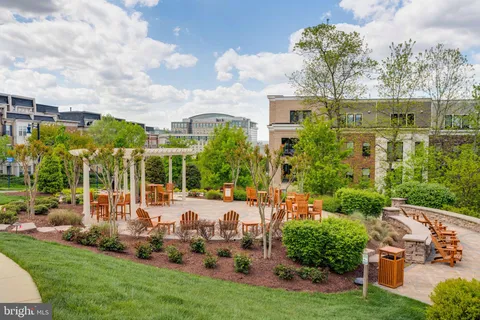 $750,000 | 808 Admirals Way, Unit 303, Oxon Hill, MD 20745