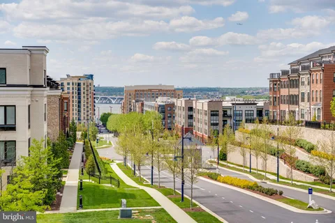 $750,000 | 808 Admirals Way, Unit 303, Oxon Hill, MD 20745