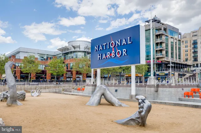 $750,000 | 808 Admirals Way, Unit 303, Oxon Hill, MD 20745