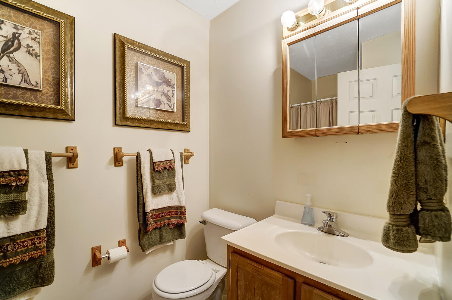 1516 Ridgeview Circle East Springfield, OH 45504 - Photo 18 of 24