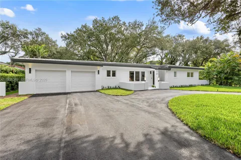 $2,950,000 | 6011 Maynada Street, Coral Gables, FL 33146