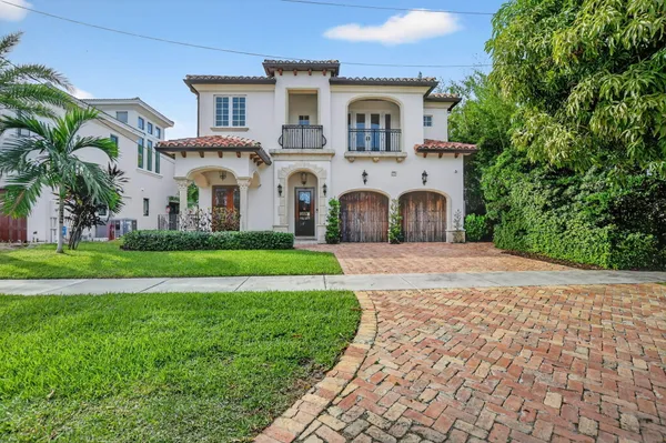 $3,820,000 | 33 Southeast Olive Way, Boca Raton, FL 33432