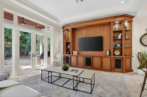 $3,950,000 | 33 Southeast Olive Way, Boca Raton, FL 33432