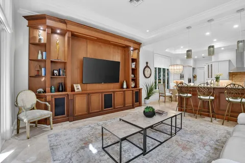 $3,950,000 | 33 Southeast Olive Way, Boca Raton, FL 33432