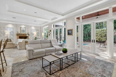 $3,950,000 | 33 Southeast Olive Way, Boca Raton, FL 33432