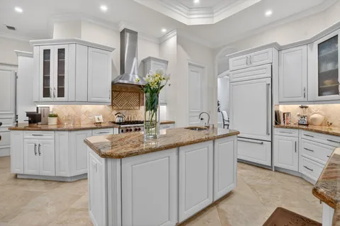 $3,950,000 | 33 Southeast Olive Way, Boca Raton, FL 33432