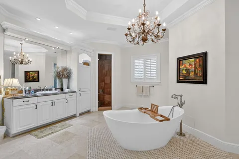 $3,950,000 | 33 Southeast Olive Way, Boca Raton, FL 33432