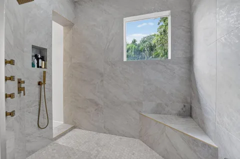 $3,950,000 | 33 Southeast Olive Way, Boca Raton, FL 33432