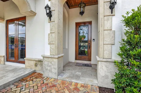 $3,950,000 | 33 Southeast Olive Way, Boca Raton, FL 33432