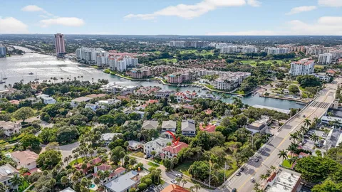 $3,950,000 | 33 Southeast Olive Way, Boca Raton, FL 33432