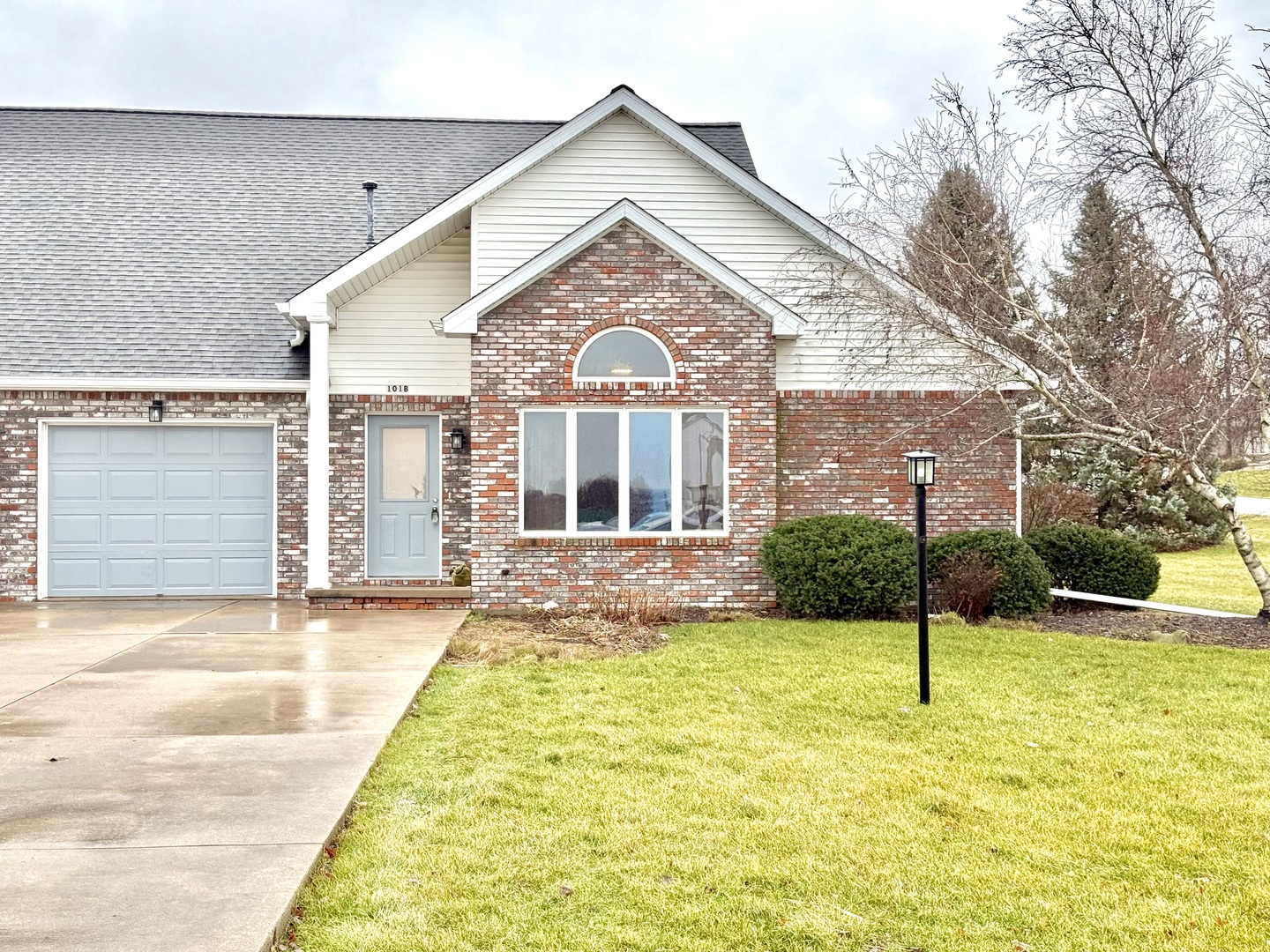 101 East 10th Street Gridley, IL 61744 - Photo 1 of 17 a view of a house with a yard