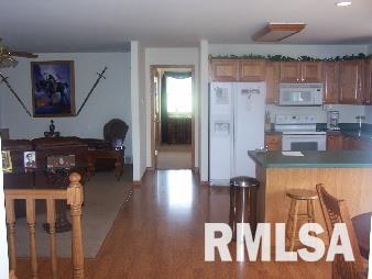 1223 East 2385th Street Camp Point, IL 62320 - Photo 3 of 5 Gallery Image 3