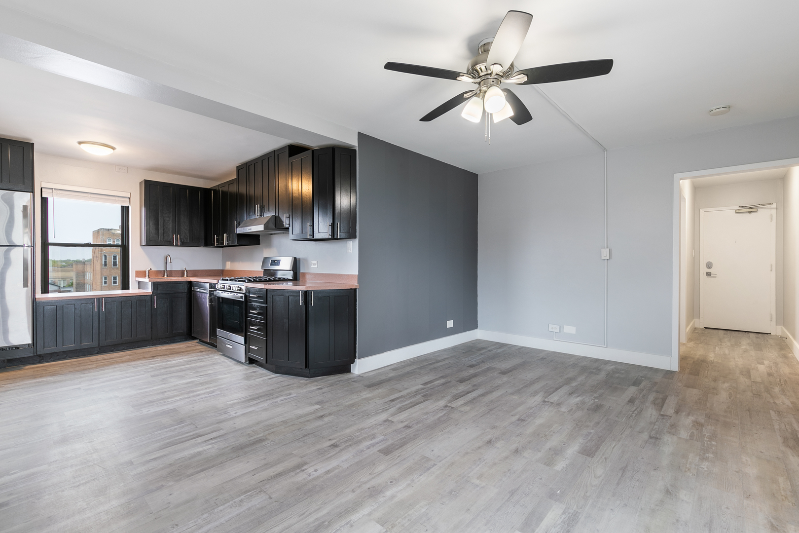5858 North Sheridan Road, Unit 408 Chicago, IL 60660 - Photo 2 of 16