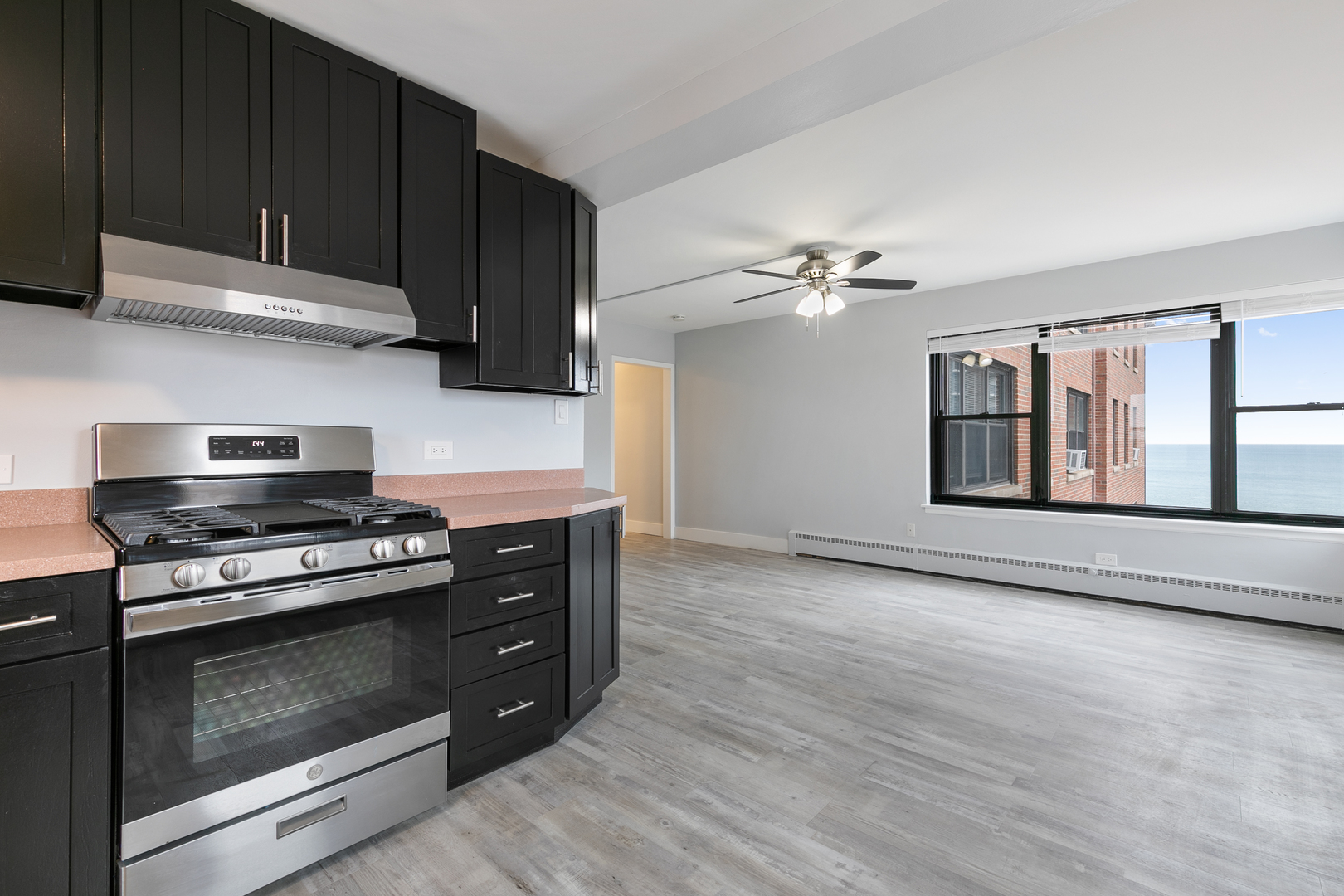 5858 North Sheridan Road, Unit 408 Chicago, IL 60660 - Photo 3 of 16