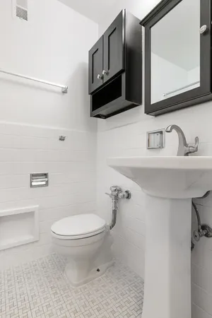 $2,262 | 5858 North Sheridan Road, Unit 408, Chicago, IL 60660