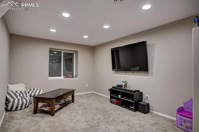 a view of livingroom and furniture